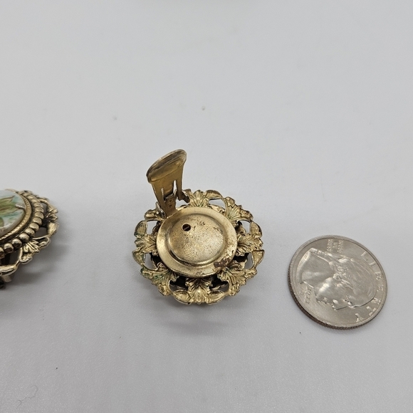 large vintage gold tone clip earrings with painted flowers - Picture 4 of 4